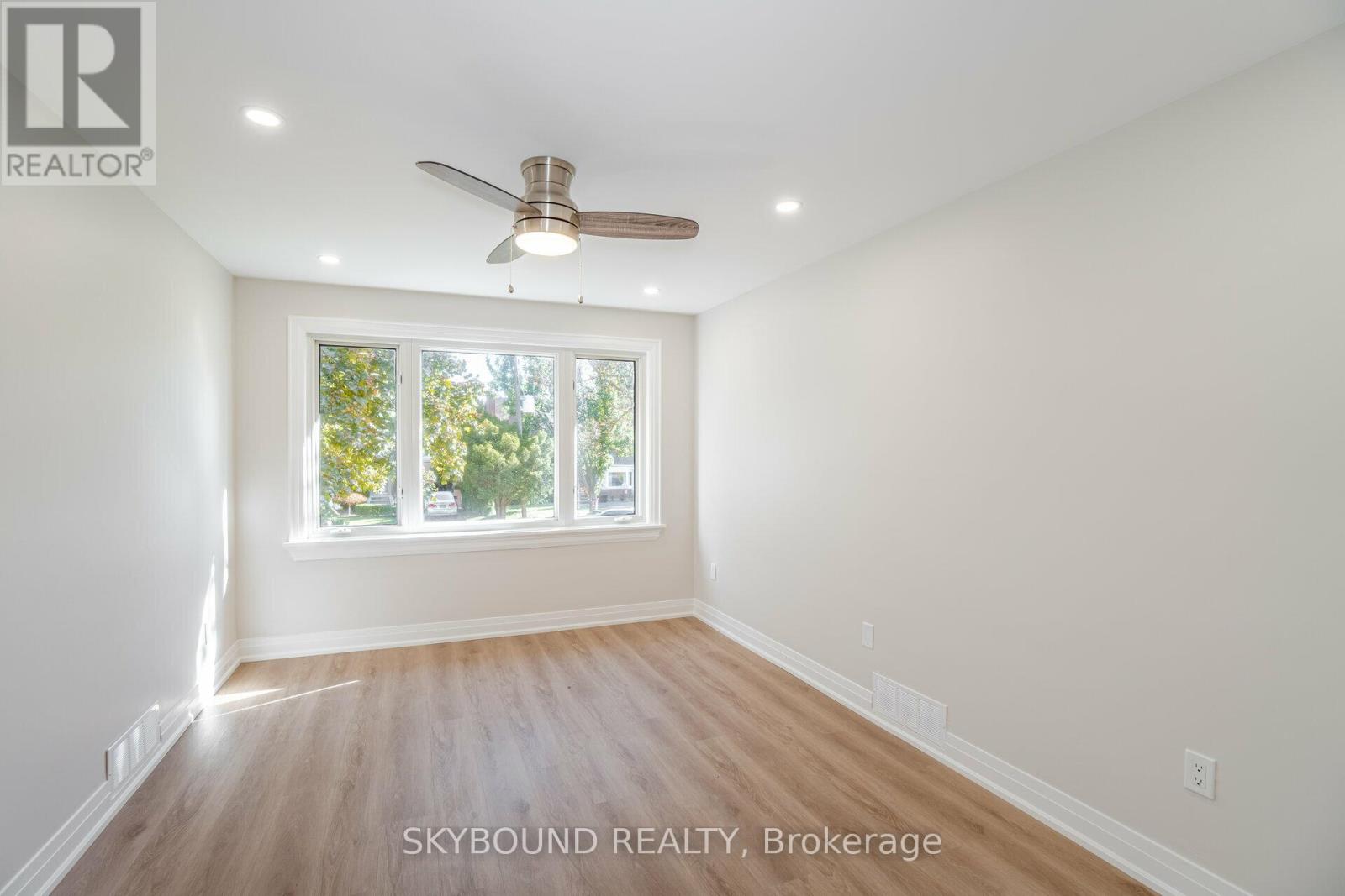 84 Eagle Road, Toronto, Ontario  M8Z 4J2 - Photo 16 - W12524522