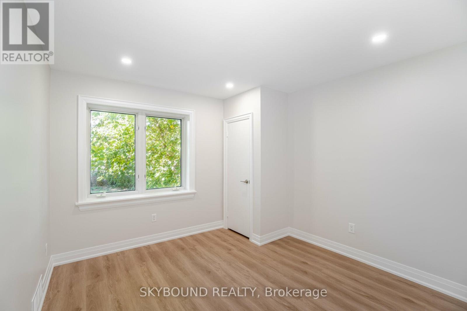 84 Eagle Road, Toronto, Ontario  M8Z 4J2 - Photo 19 - W12524522