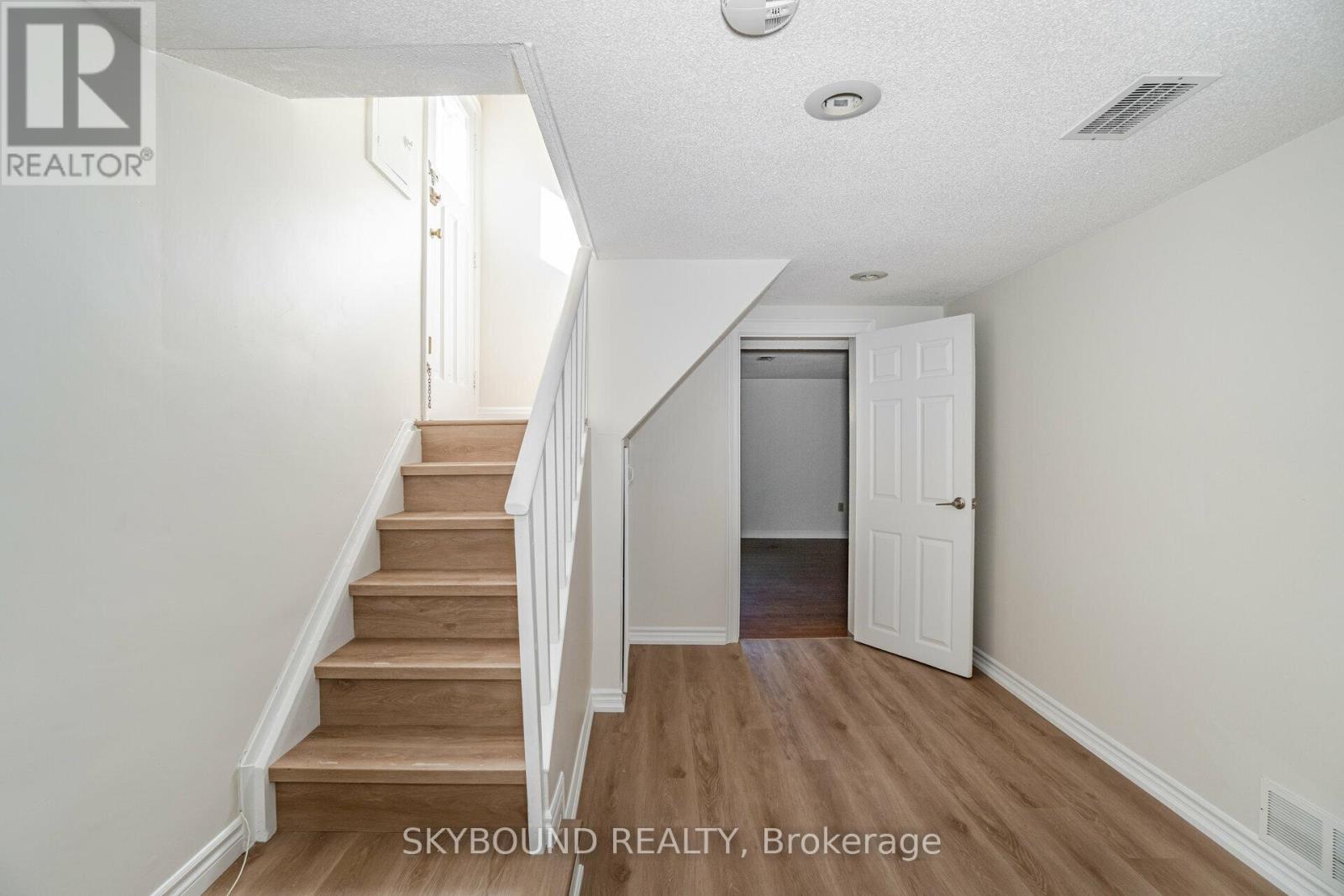 84 Eagle Road, Toronto, Ontario  M8Z 4J2 - Photo 25 - W12524522