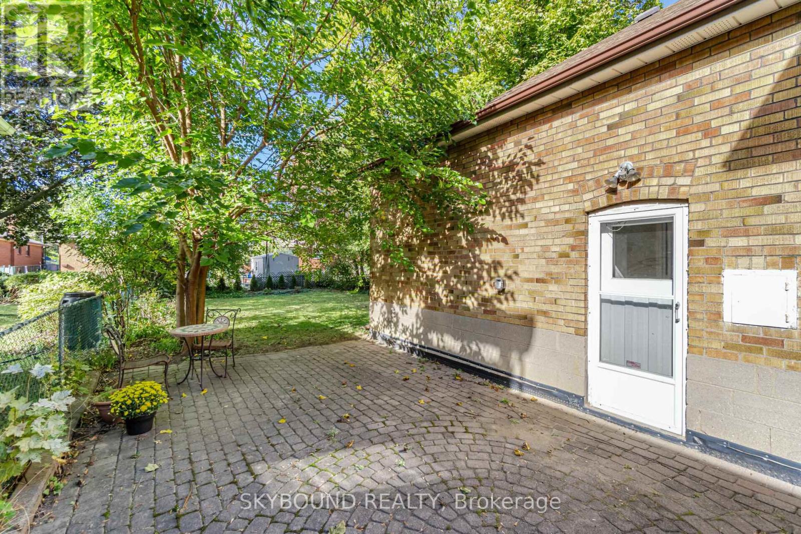 84 Eagle Road, Toronto, Ontario  M8Z 4J2 - Photo 30 - W12524522