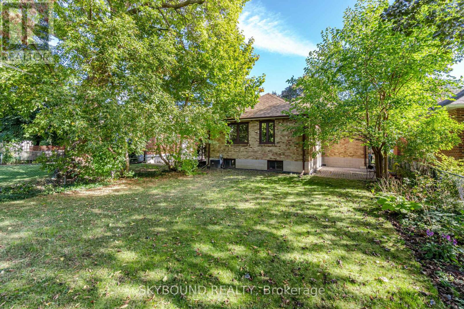 84 Eagle Road, Toronto, Ontario  M8Z 4J2 - Photo 32 - W12524522