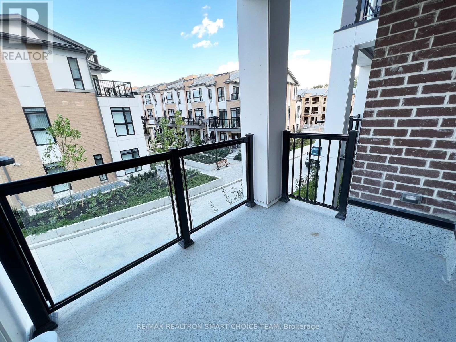 209 - 160 Canon Jackson Drive, Toronto, Ontario  M6M 0B6 - Photo 11 - W12524528