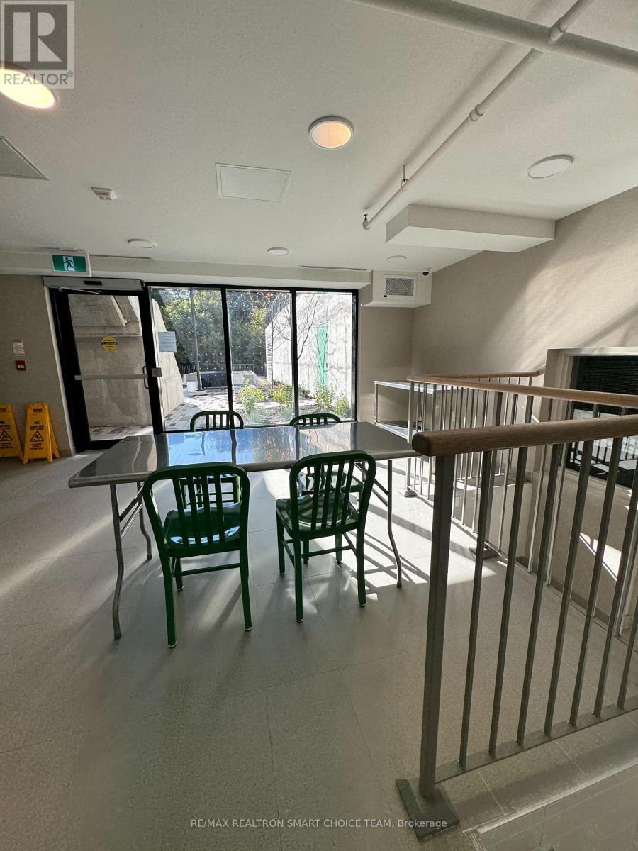 209 - 160 Canon Jackson Drive, Toronto, Ontario  M6M 0B6 - Photo 30 - W12524528