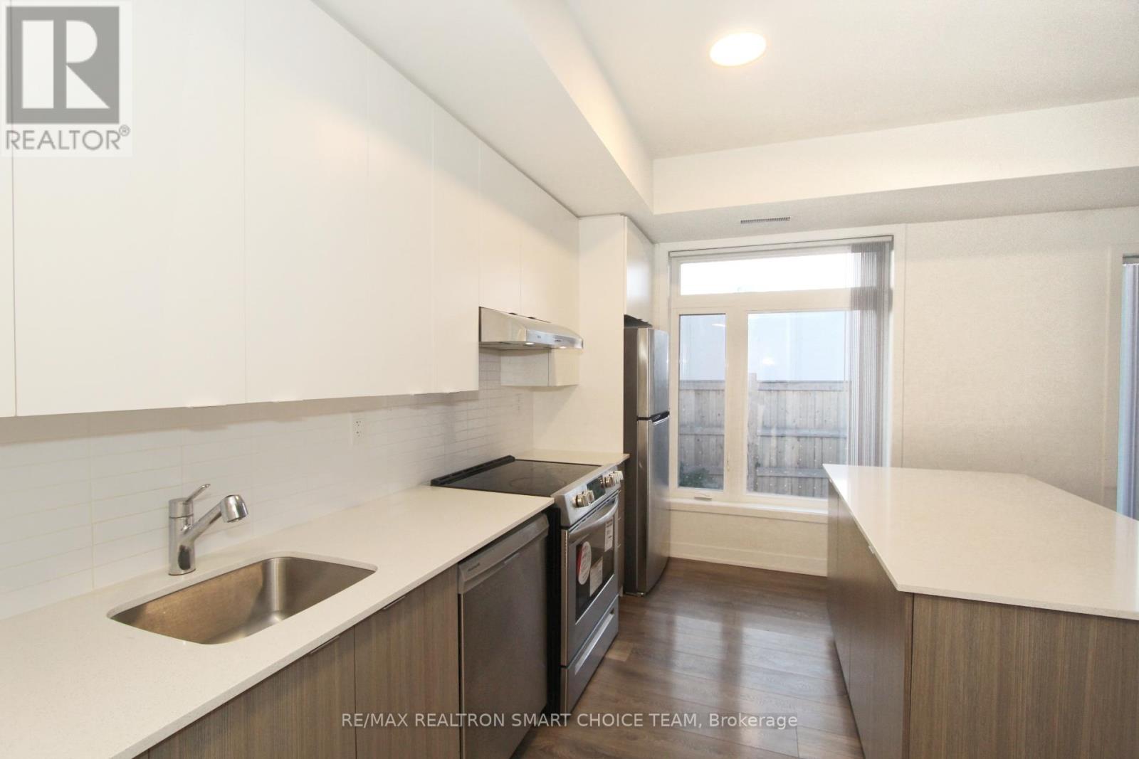 209 - 160 Canon Jackson Drive, Toronto, Ontario  M6M 0B6 - Photo 4 - W12524528