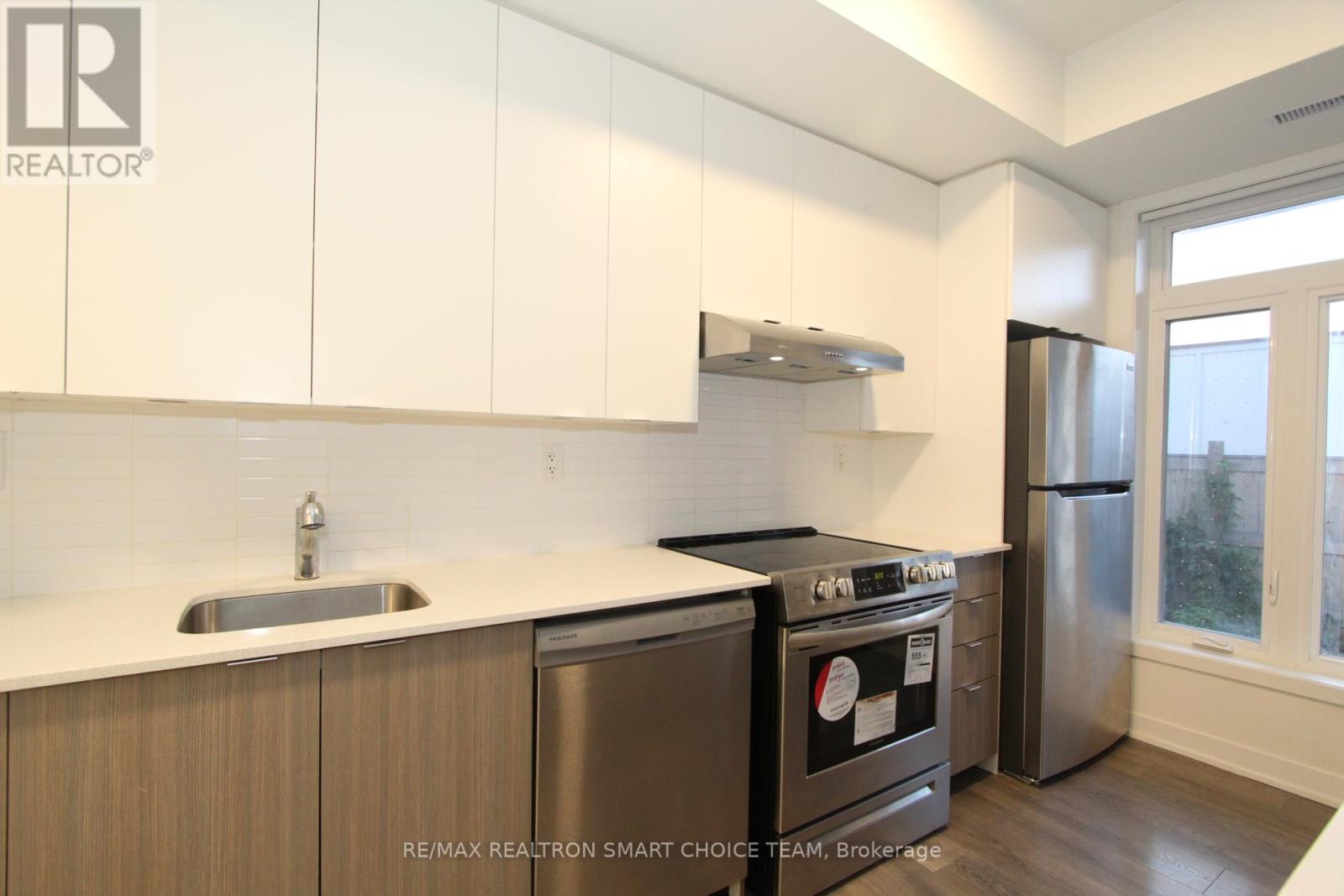 209 - 160 Canon Jackson Drive, Toronto, Ontario  M6M 0B6 - Photo 6 - W12524528