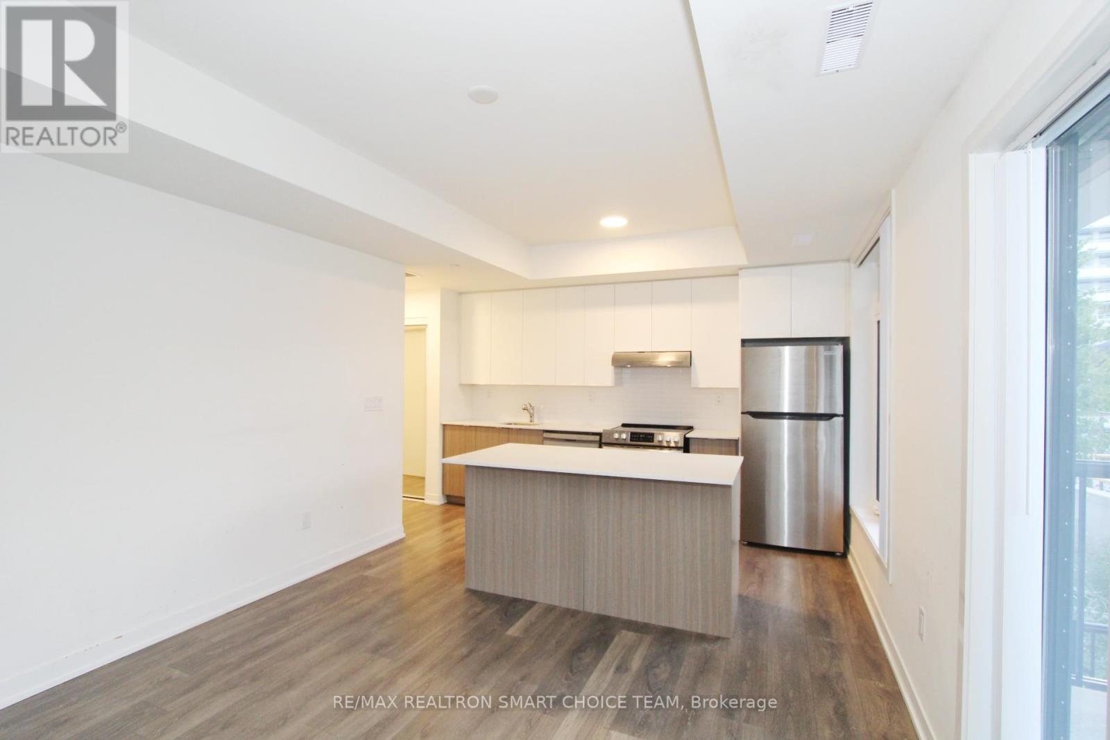 209 - 160 Canon Jackson Drive, Toronto, Ontario  M6M 0B6 - Photo 8 - W12524528