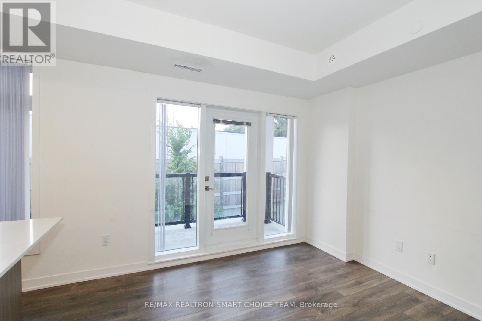 209 - 160 Canon Jackson Drive, Toronto, Ontario  M6M 0B6 - Photo 9 - W12524528