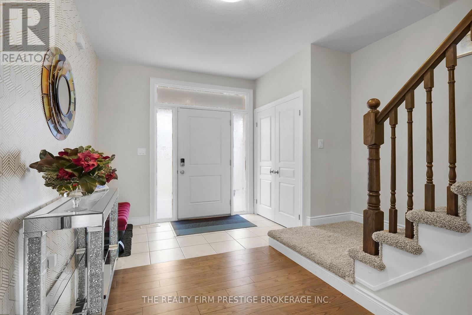 Upper - 2528 Holbrook Drive, London South, Ontario  N6M 1G5 - Photo 2 - X12524552