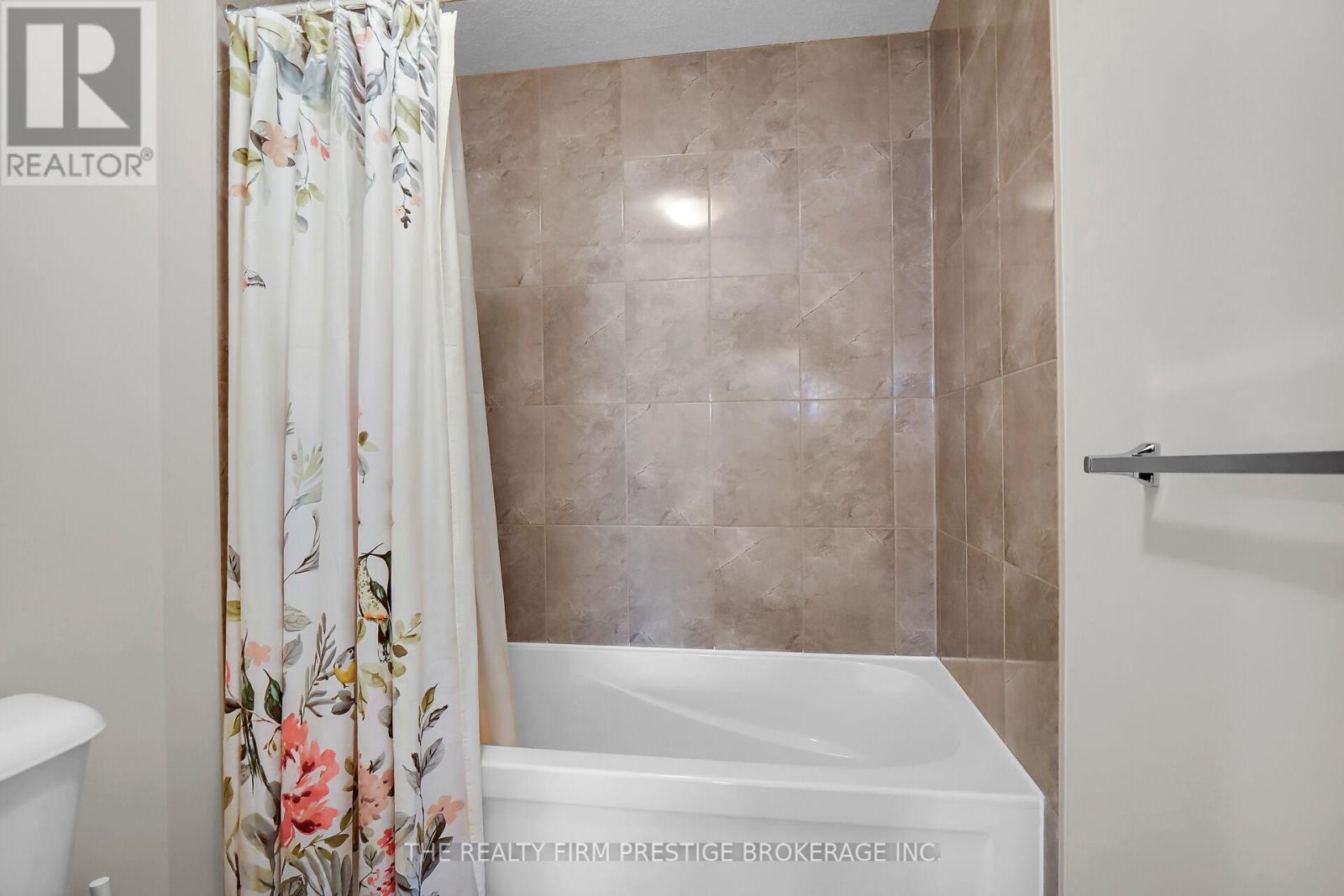 Upper - 2528 Holbrook Drive, London South, Ontario  N6M 1G5 - Photo 20 - X12524552