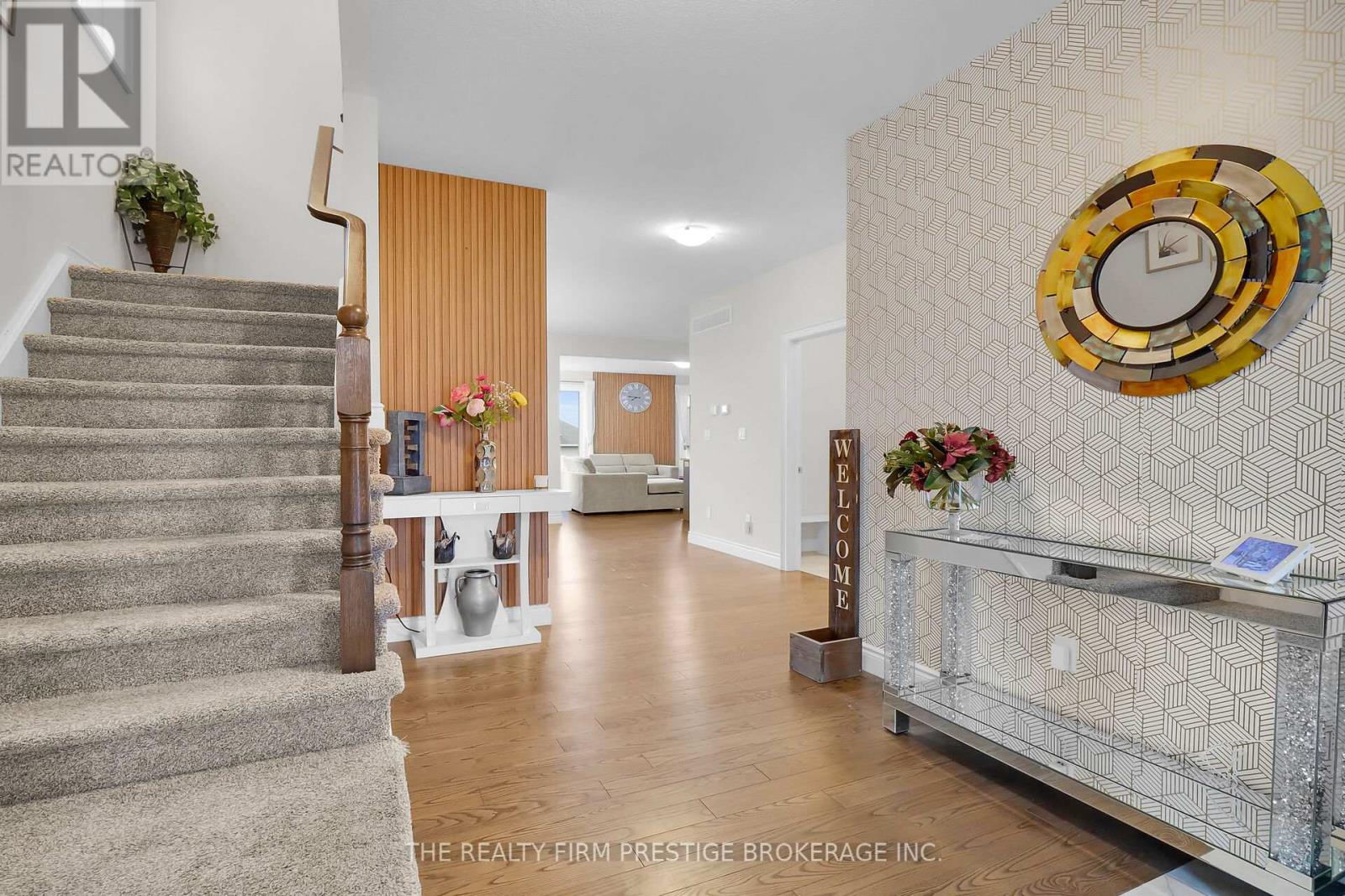 Upper - 2528 Holbrook Drive, London South, Ontario  N6M 1G5 - Photo 3 - X12524552