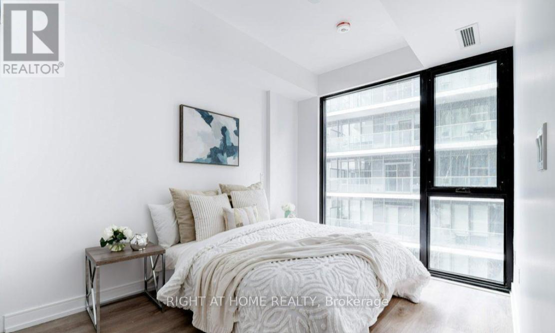 1111 - 1 Jarvis Street, Hamilton, Ontario  L8R 0A8 - Photo 11 - X12524450