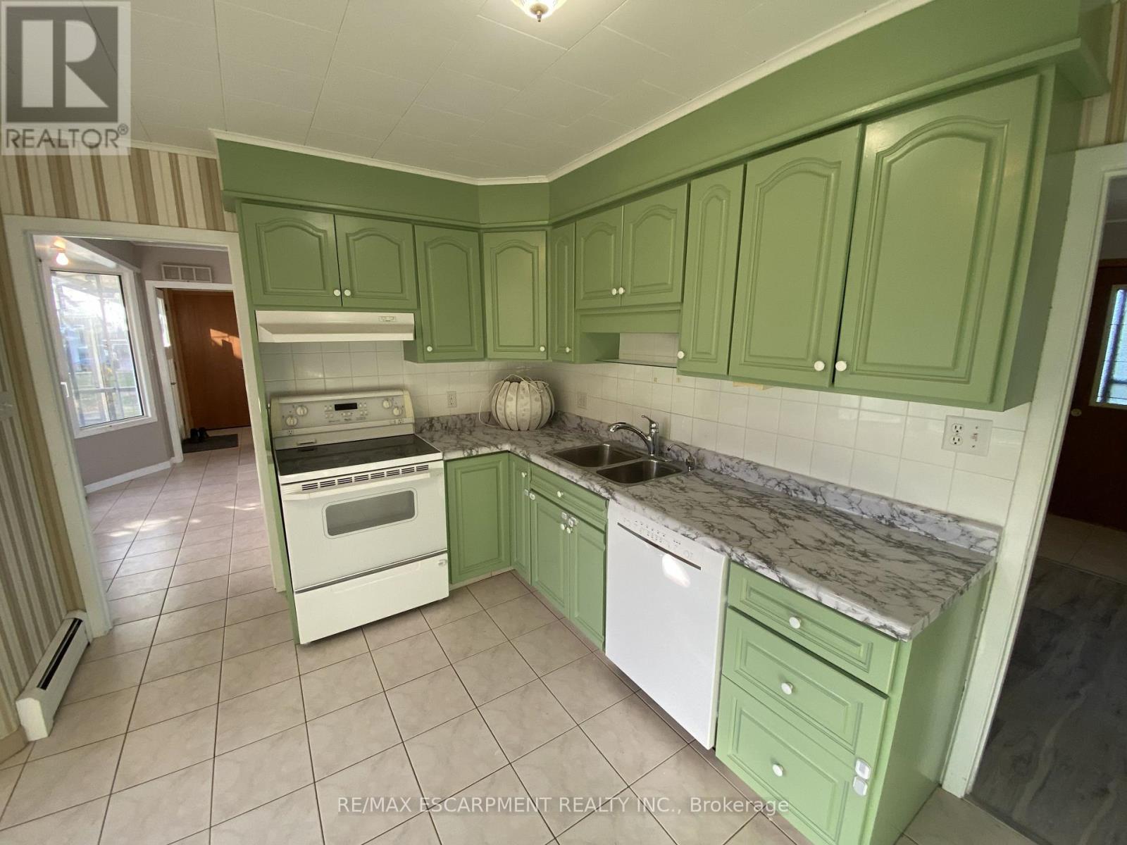 5220 Greenlane Road, Lincoln, Ontario L0R 1B3 - Photo 16 - X12524472