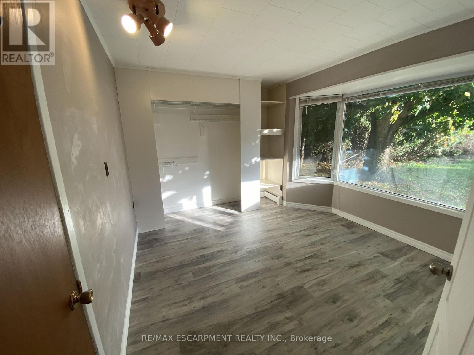 5220 Greenlane Road, Lincoln, Ontario L0R 1B3 - Photo 21 - X12524472