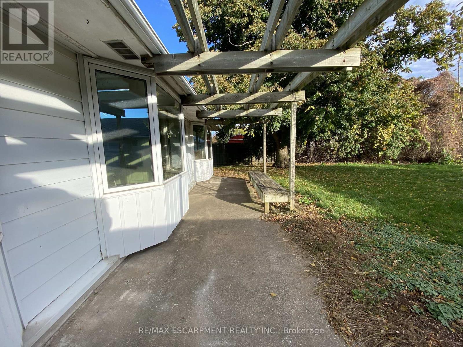 5220 Greenlane Road, Lincoln, Ontario L0R 1B3 - Photo 5 - X12524472