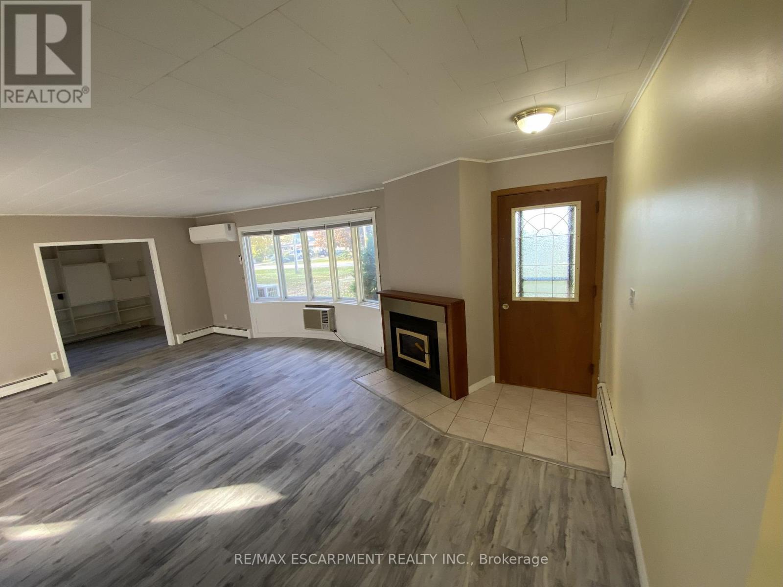 5220 Greenlane Road, Lincoln, Ontario L0R 1B3 - Photo 8 - X12524472