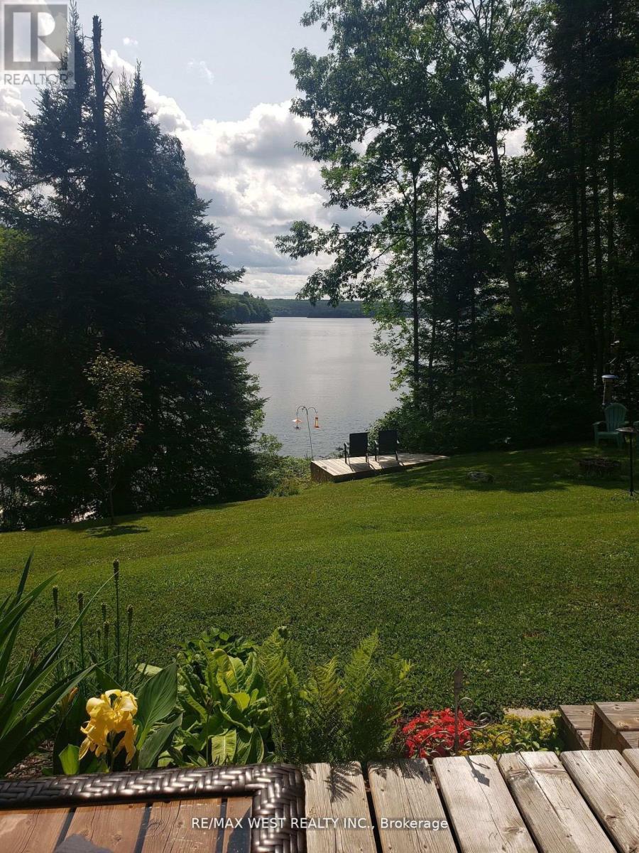 1017 Rays Lane, Minden Hills, Ontario  K0M 2K0 - Photo 6 - X12524498