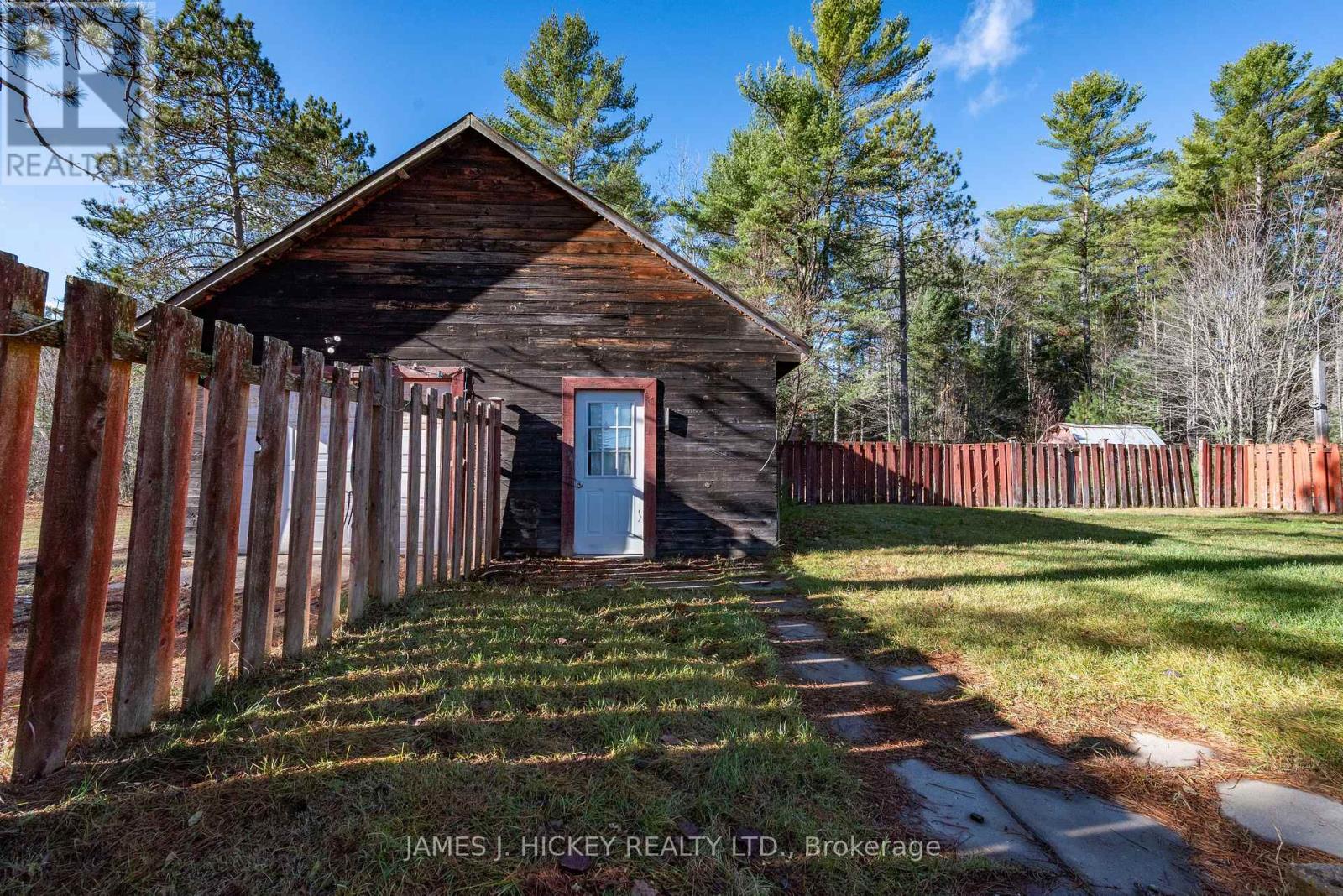 32359 Hwy 17 Highway, Laurentian Hills, Ontario K0J 1P0 - Photo 4 - X12524560