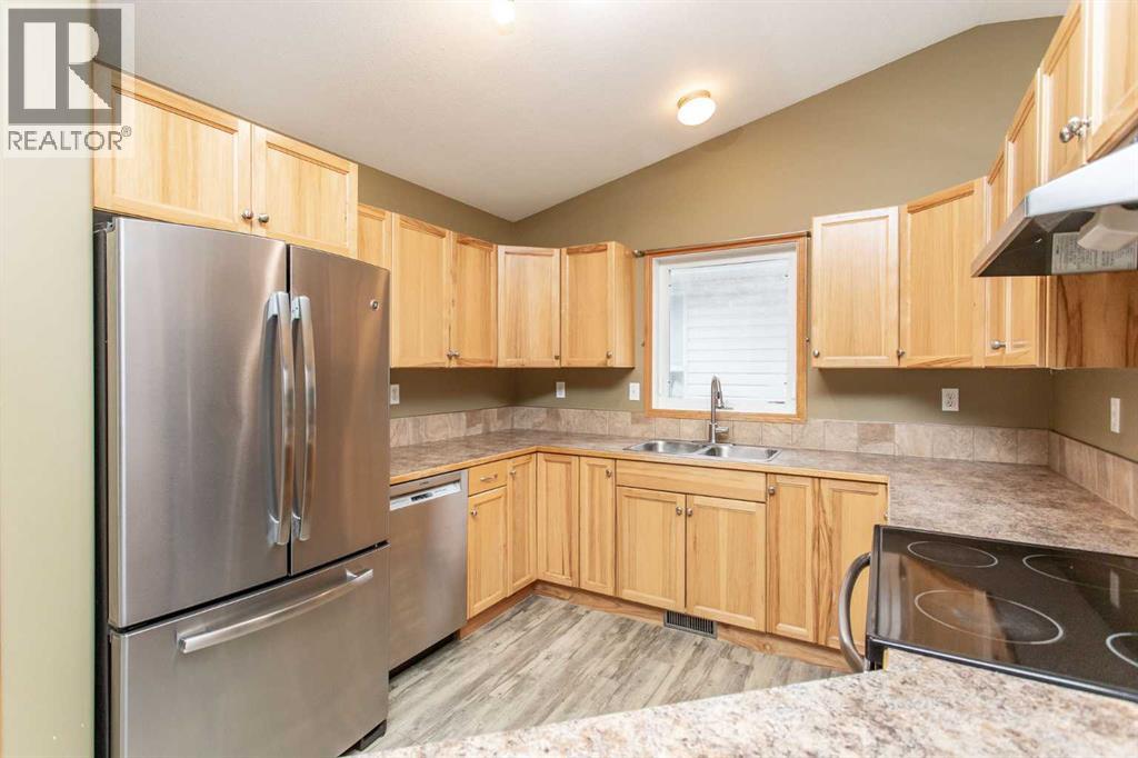 24 Lanterman Close, Red Deer, Alberta  T4R 3K3 - Photo 7 - A2269242