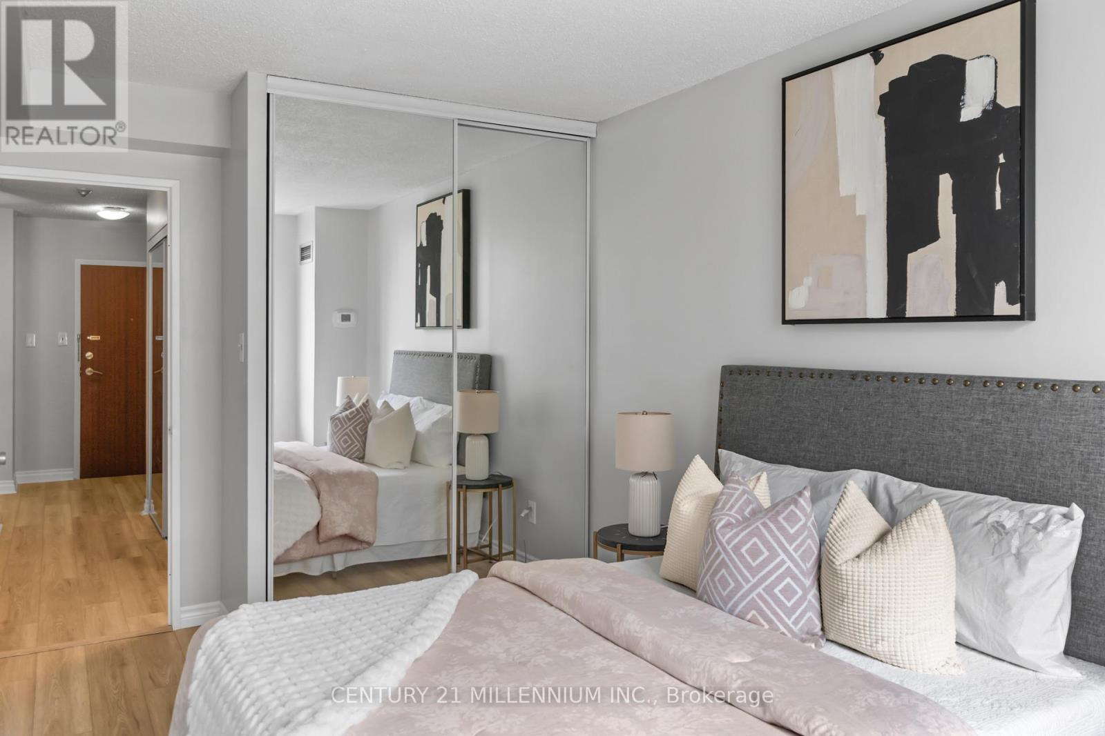 401 - 5 Lisa Street, Brampton, Ontario L6T 4T4 - Photo 8 - W12524526