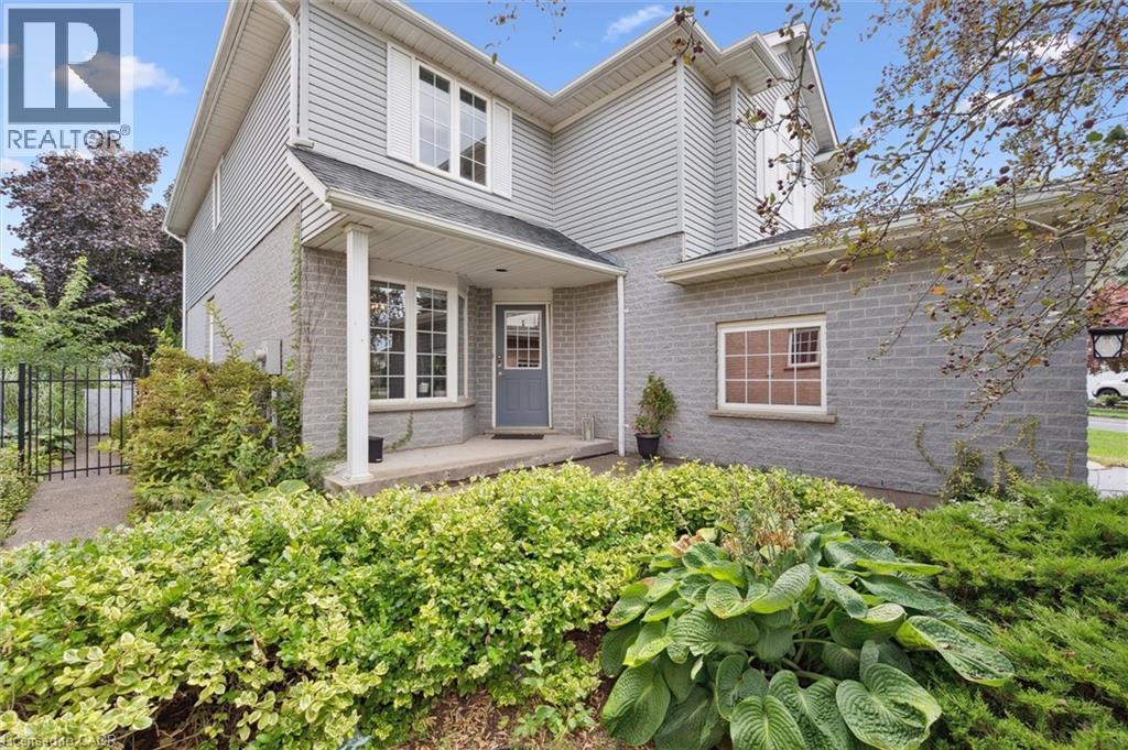 18 Pearwood Court, Kitchener, Ontario  N2P 2L1 - Photo 2 - 40786663