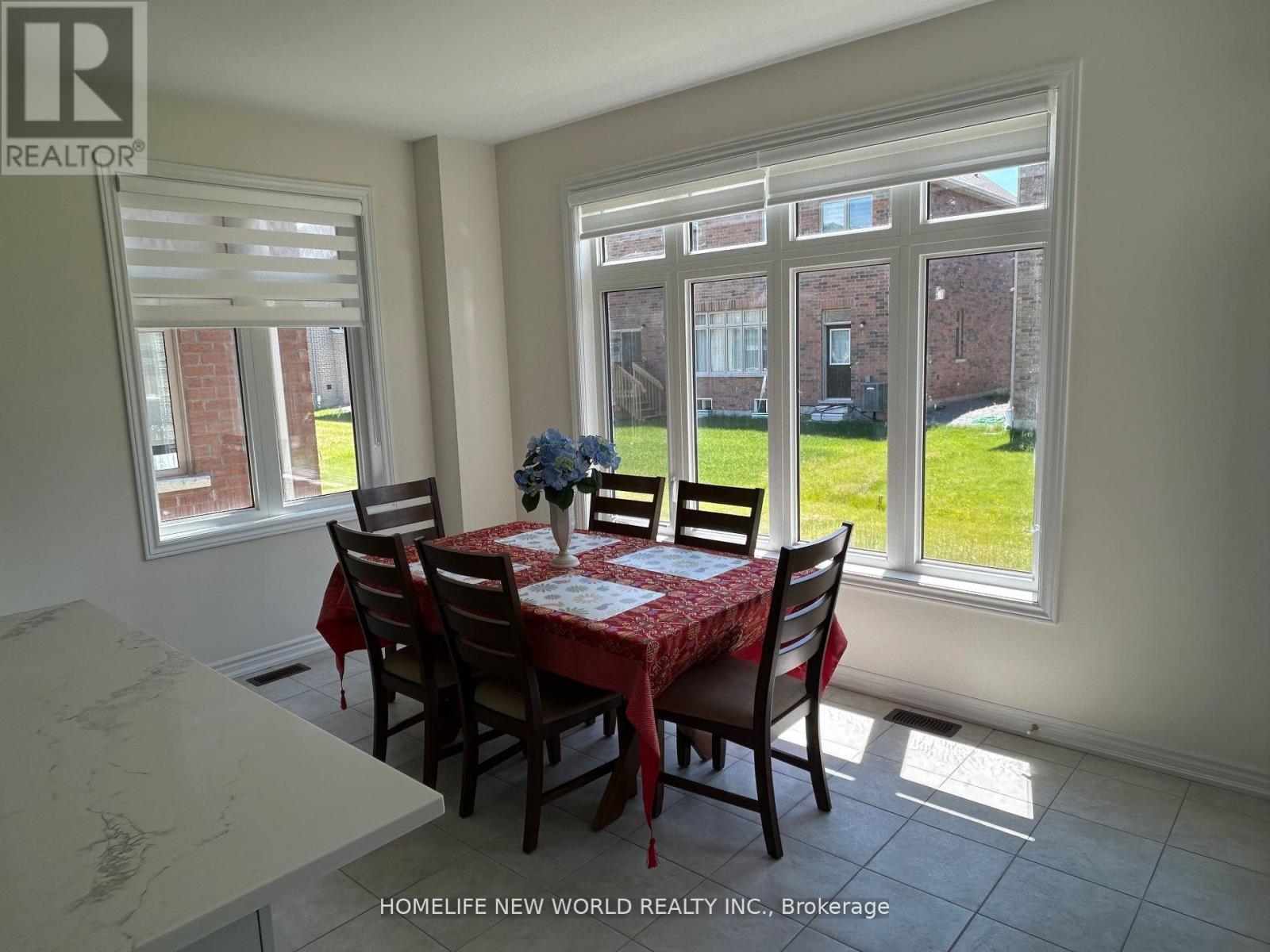 21 Garrett Styles Drive, Georgina, Ontario  L4P 0J1 - Photo 4 - N12524530