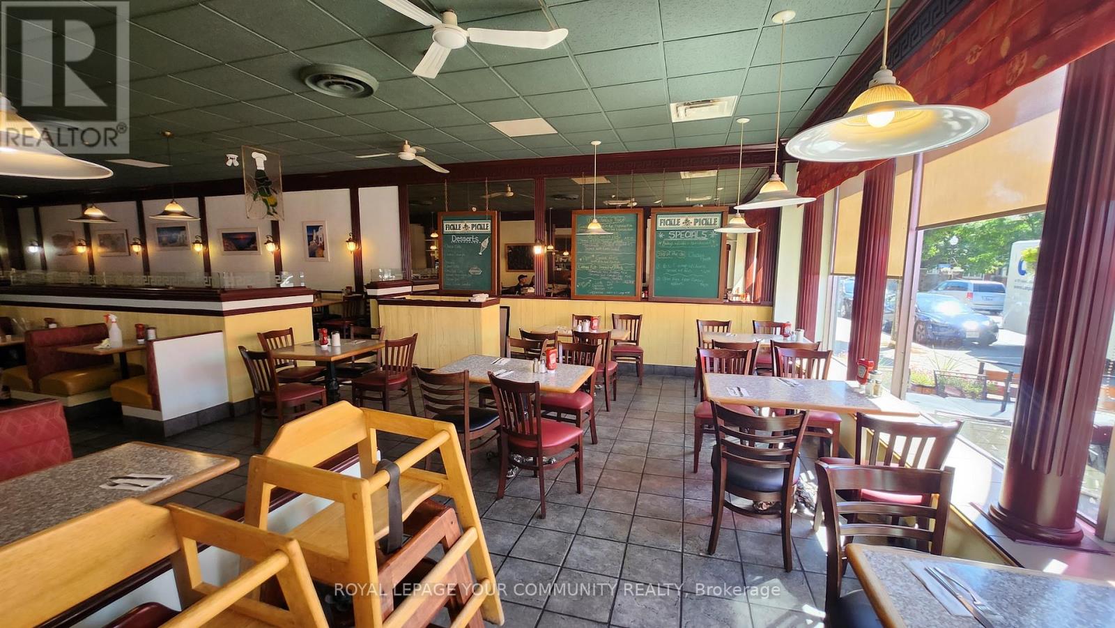 6302-04 Main Street, Whitchurch-Stouffville (Stouffville), Ontario  L4A 1G8 - Photo 4 - N12524534