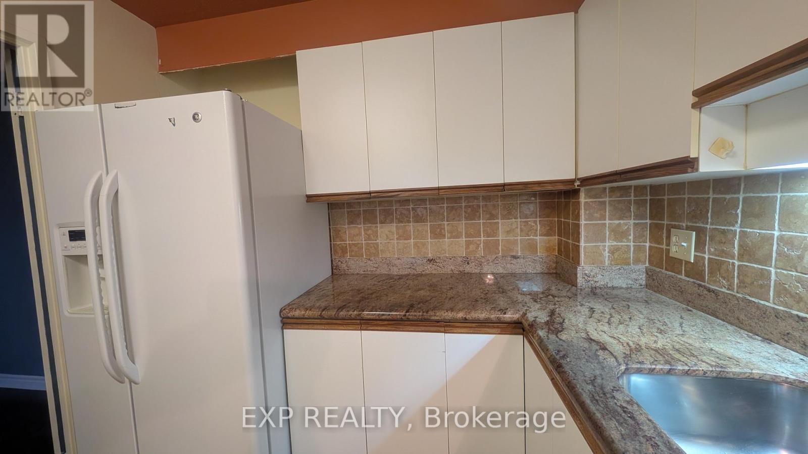 518 - 20 Chesterton Drive, Ottawa, Ontario K2E 6Z7 - Photo 4 - X12416324