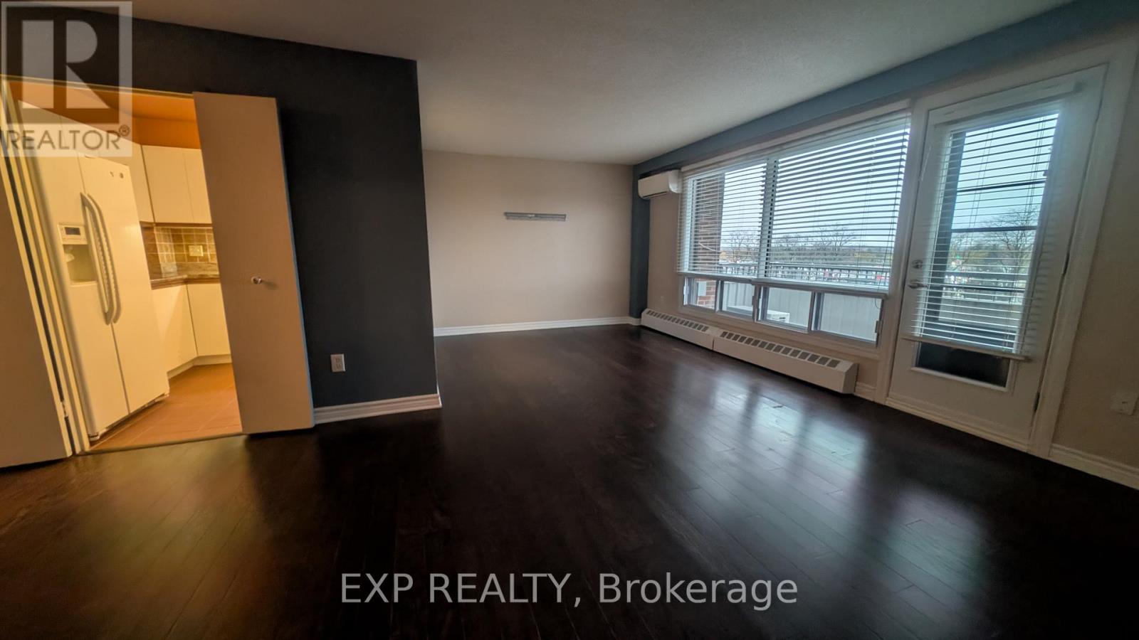 518 - 20 Chesterton Drive, Ottawa, Ontario K2E 6Z7 - Photo 3 - X12416324