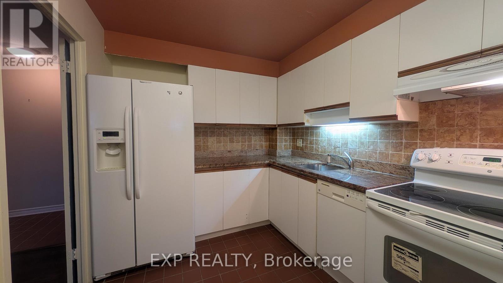 518 - 20 Chesterton Drive, Ottawa, Ontario K2E 6Z7 - Photo 5 - X12416324