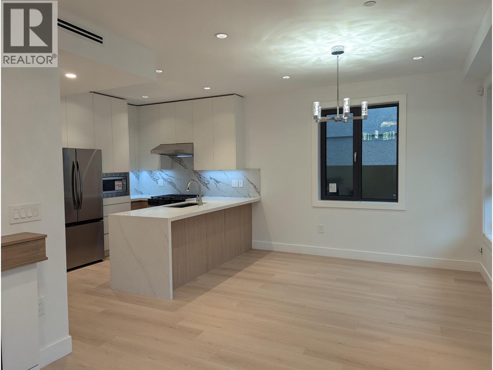 2 262 E 65th Avenue, Vancouver, British Columbia  V5X 2P4 - Photo 4 - R3065510