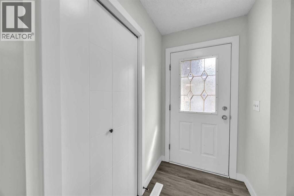 124 Templeridge Close Ne, Calgary, Alberta  T1Y 4E2 - Photo 7 - A2262007