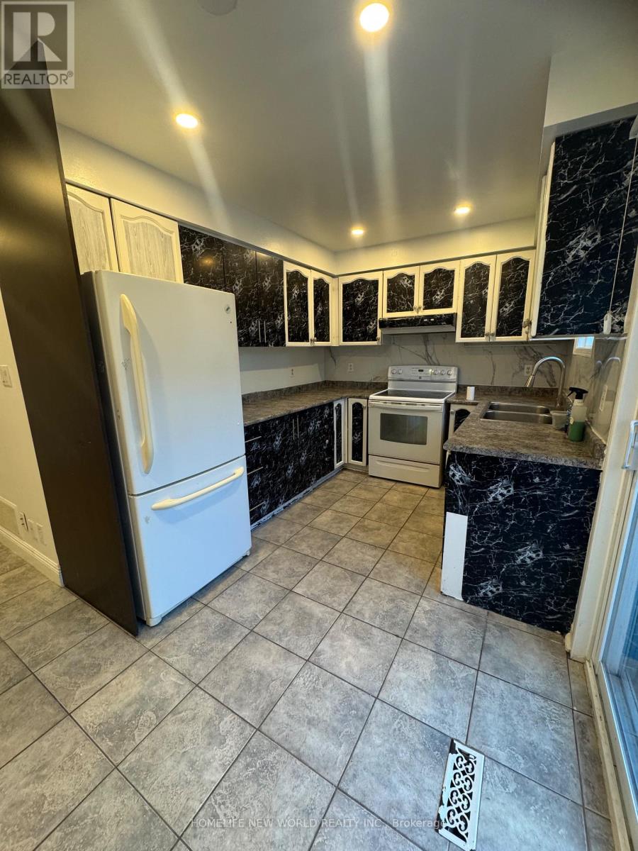 61 Hartrick Place, Whitby, Ontario L1R 2C2 - Photo 6 - E12446396