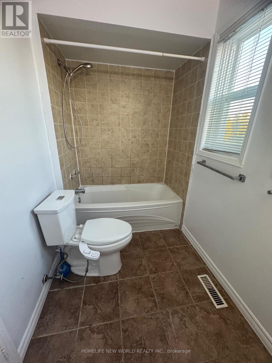 61 Hartrick Place, Whitby, Ontario L1R 2C2 - Photo 14 - E12446396