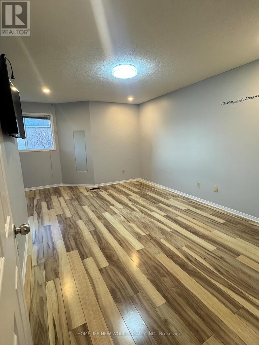 61 Hartrick Place, Whitby, Ontario L1R 2C2 - Photo 7 - E12446396