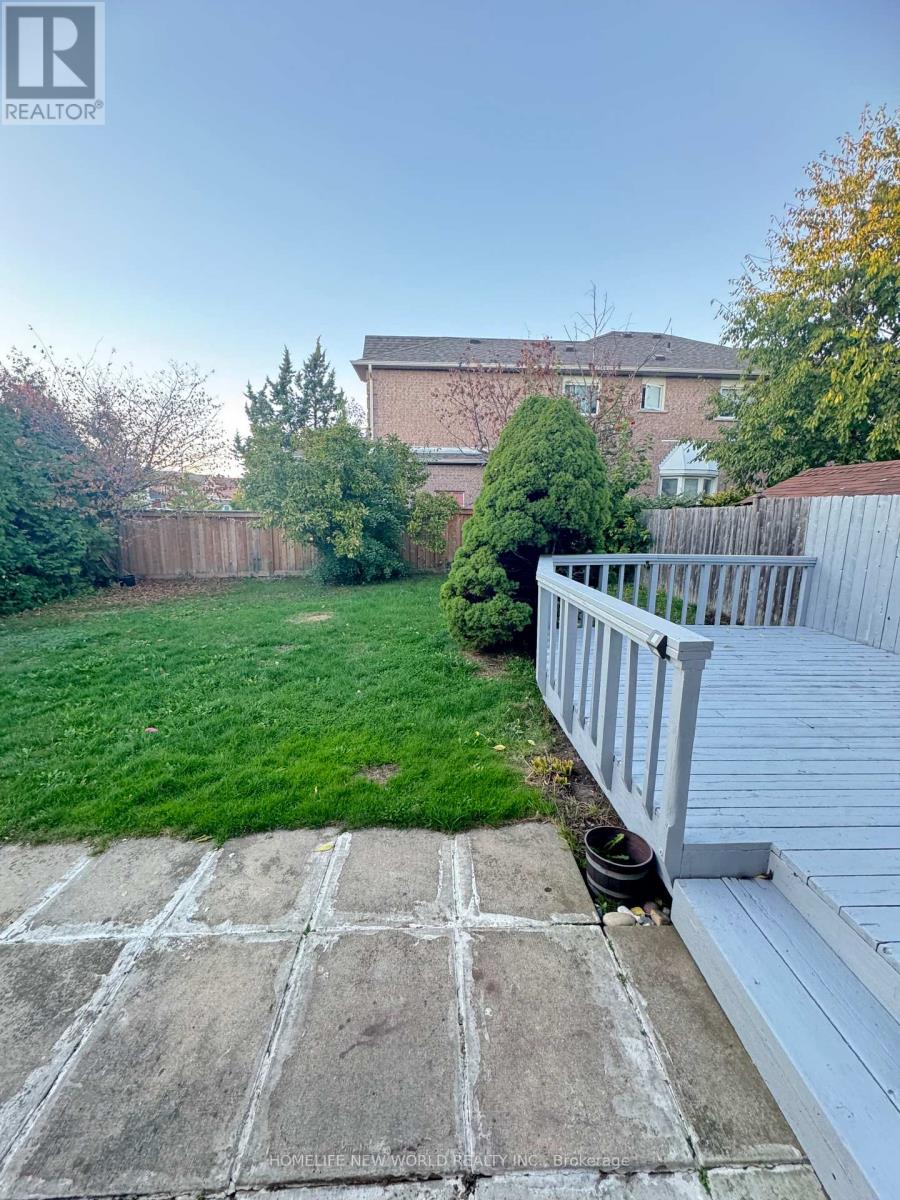 61 Hartrick Place, Whitby, Ontario L1R 2C2 - Photo 18 - E12446396