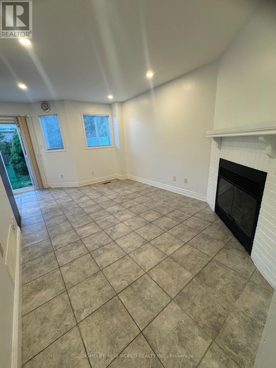 61 Hartrick Place, Whitby, Ontario L1R 2C2 - Photo 5 - E12446396