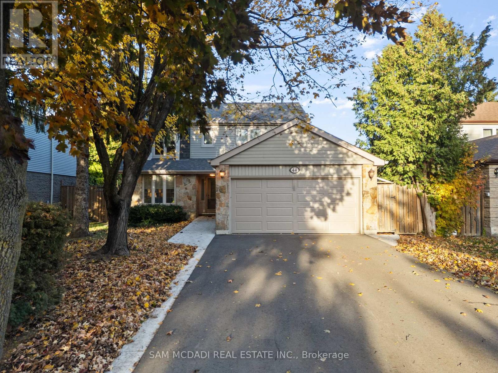 44 Madrid Crescent, Brampton, Ontario  L6S 2X4 - Photo 2 - W12524544