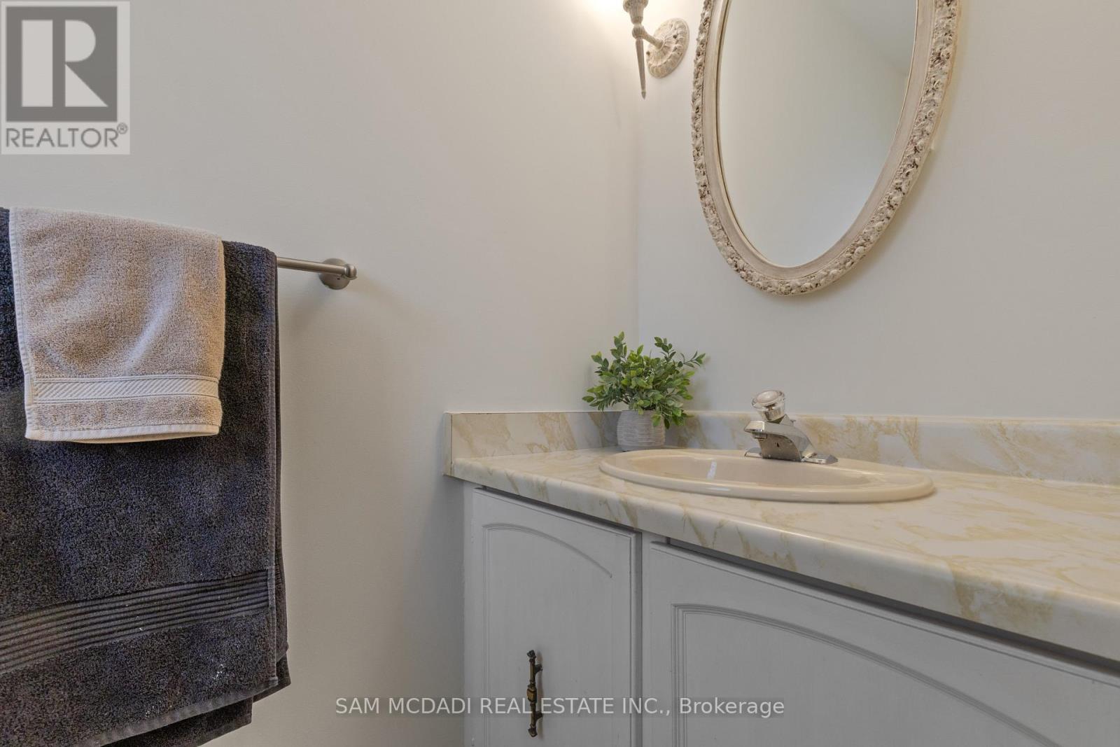 44 Madrid Crescent, Brampton, Ontario  L6S 2X4 - Photo 21 - W12524544