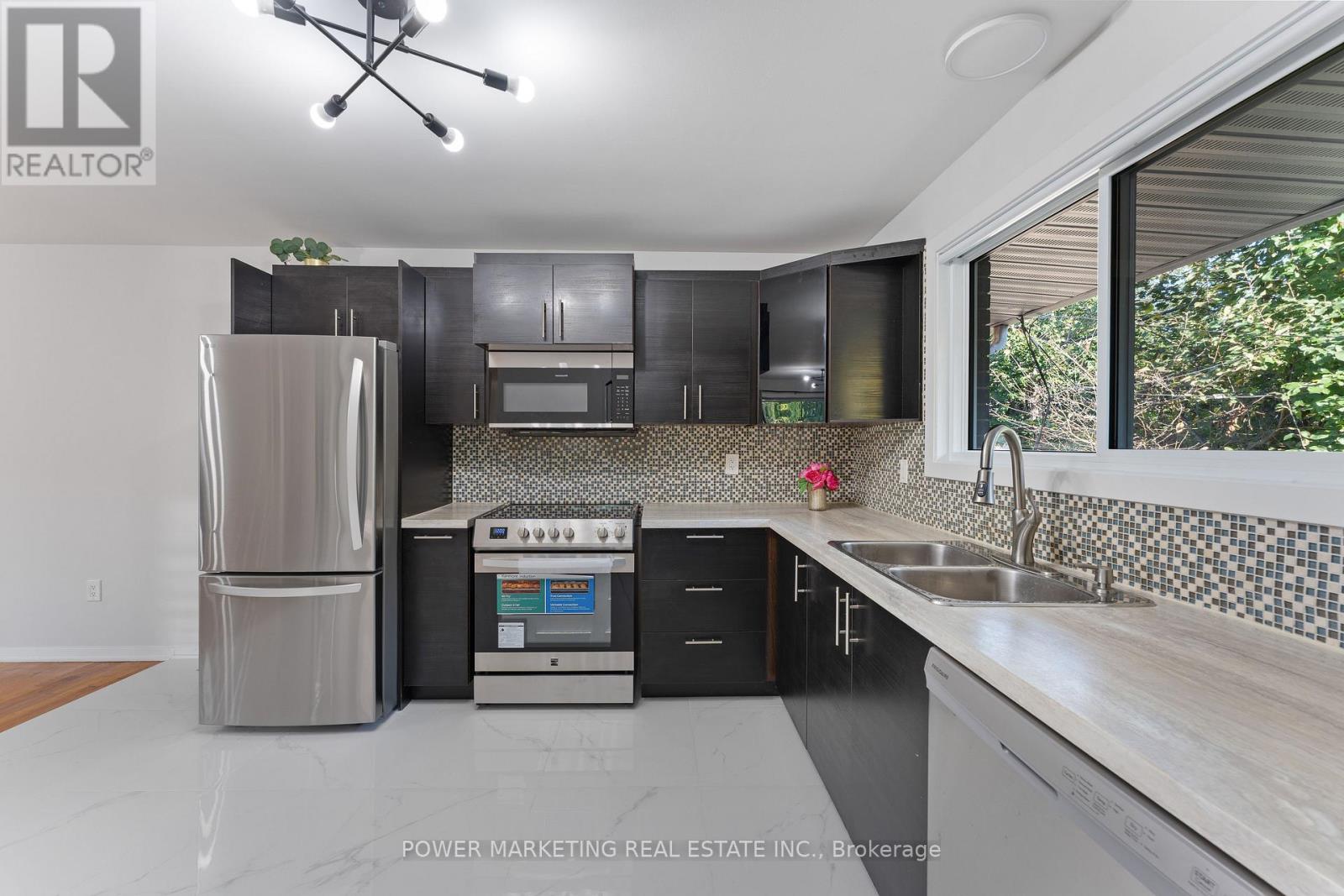 2372 Riley Avenue, Ottawa, Ontario K2C 1J9 - Photo 10 - X12524624