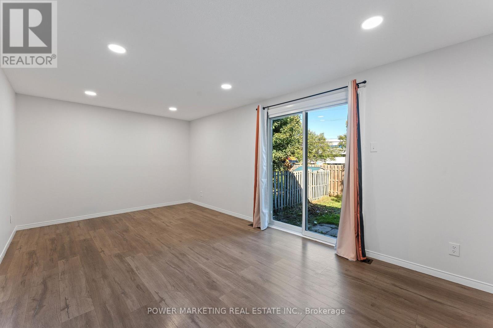 182 - 1045 Morrison Drive, Ottawa, Ontario K2H 7L2 - Photo 9 - X12524628