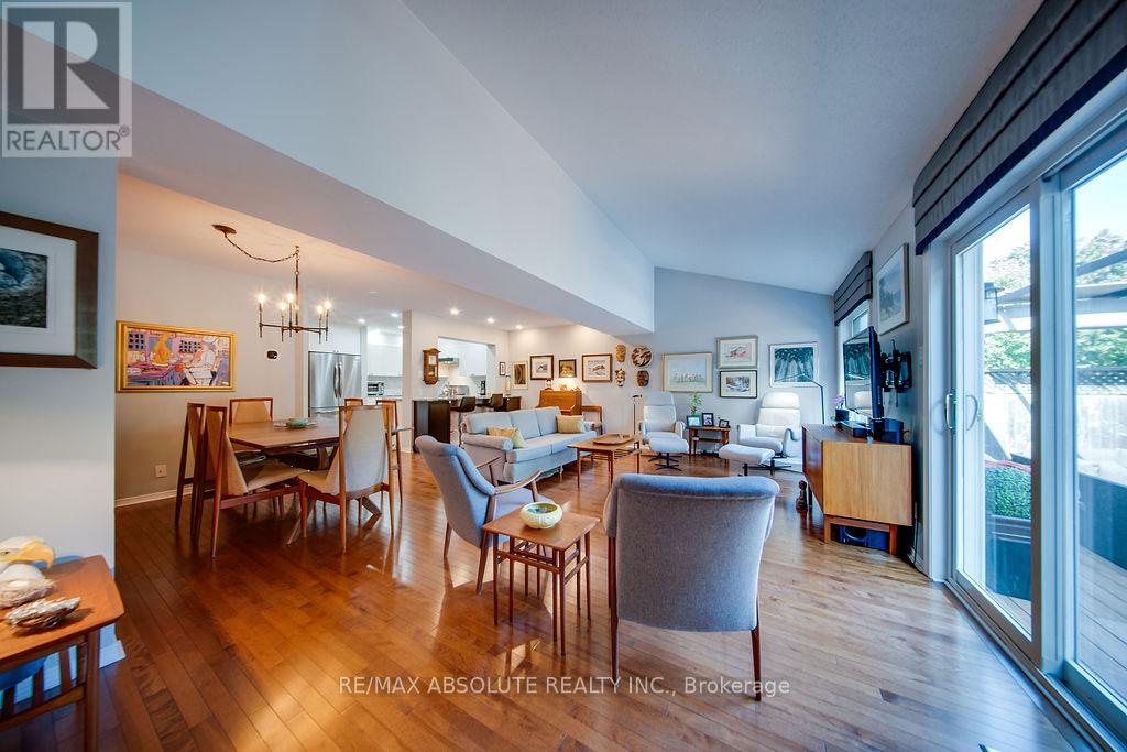 37 Randall James Drive, Ottawa, Ontario  K2S 1L9 - Photo 12 - X12524630