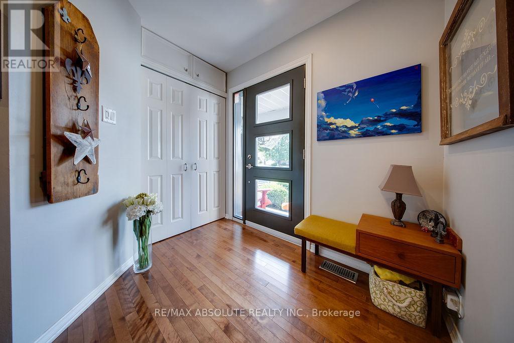 37 Randall James Drive, Ottawa, Ontario  K2S 1L9 - Photo 3 - X12524630