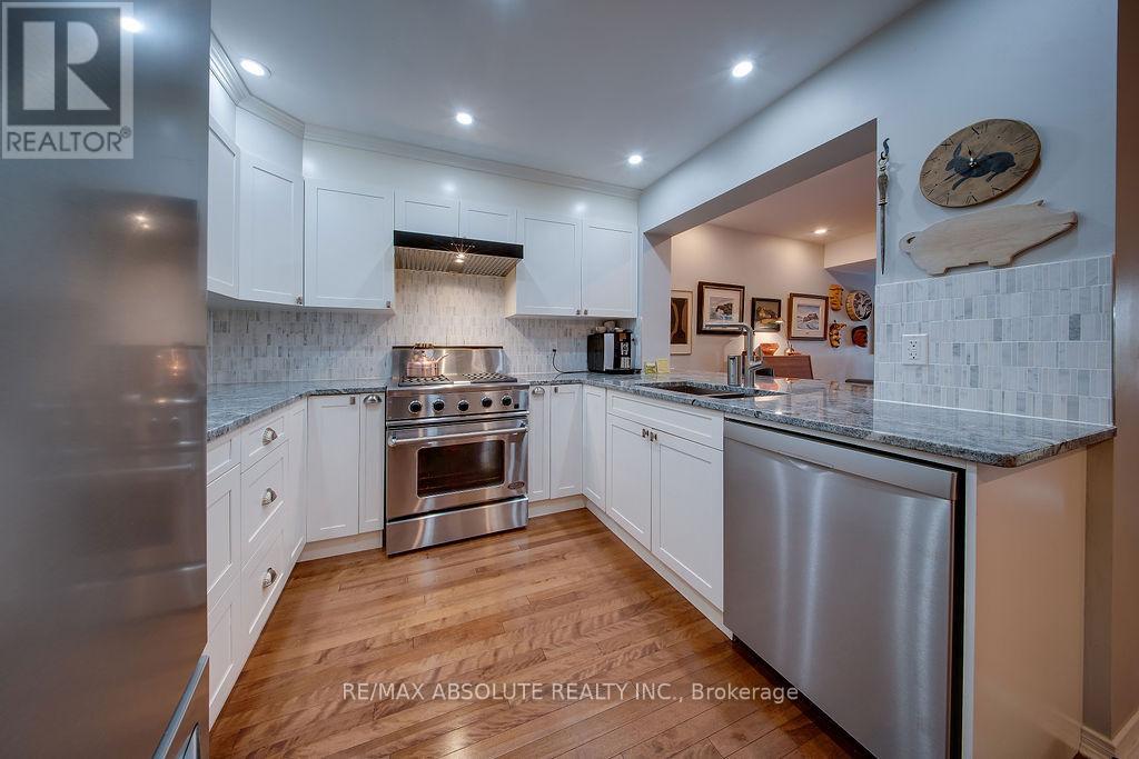 37 Randall James Drive, Ottawa, Ontario  K2S 1L9 - Photo 5 - X12524630