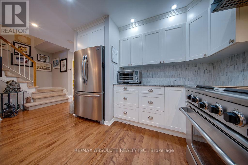 37 Randall James Drive, Ottawa, Ontario  K2S 1L9 - Photo 7 - X12524630