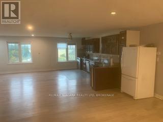 Upper Unit #1 - 33266 Pettit Road, Wainfleet, Ontario L0S 1V0 - Photo 10 - X12524658