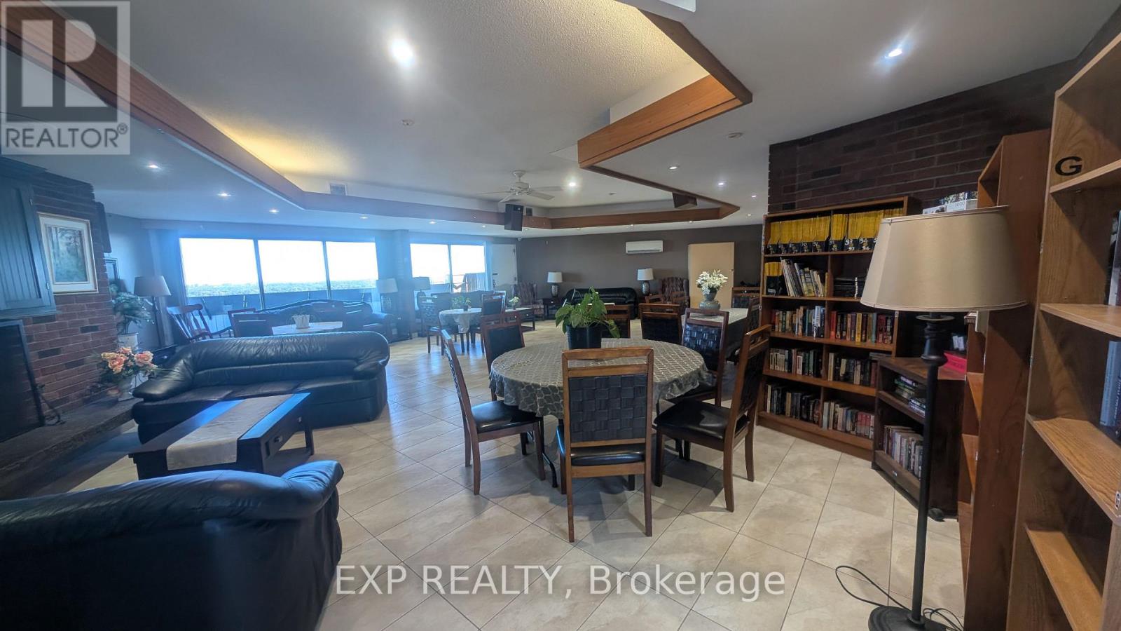 518 - 20 Chesterton Drive, Ottawa, Ontario K2E 6Z7 - Photo 34 - X12416324