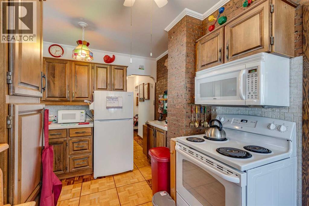 Property at 840 19 Avenue NW image 5