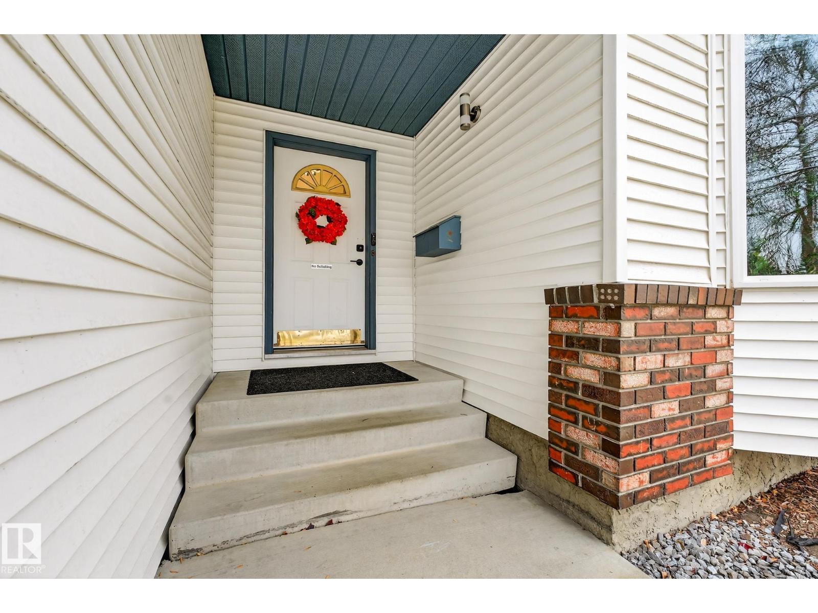 60 Highland Wy, Sherwood Park, Alberta  T8A 5K1 - Photo 2 - E4465161