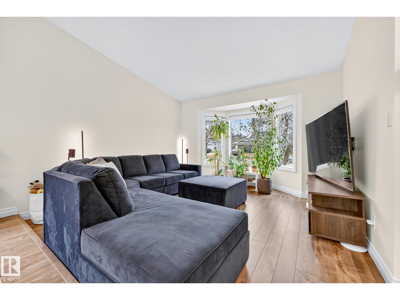 60 Highland Wy, Sherwood Park, Alberta  T8A 5K1 - Photo 5 - E4465161