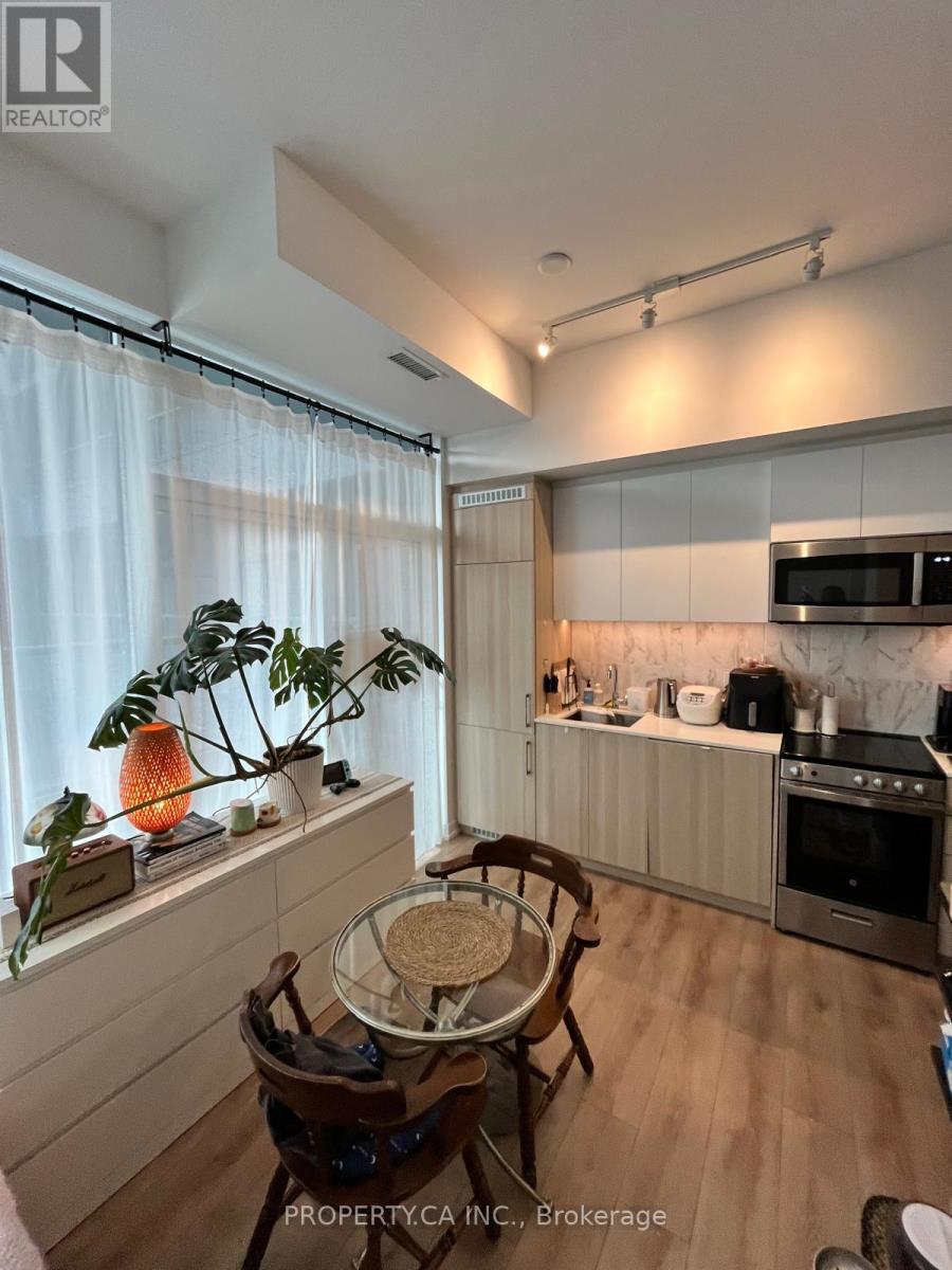 320 - 500 Dupont Street, Toronto, Ontario  M6G 0B8 - Photo 10 - C12524580